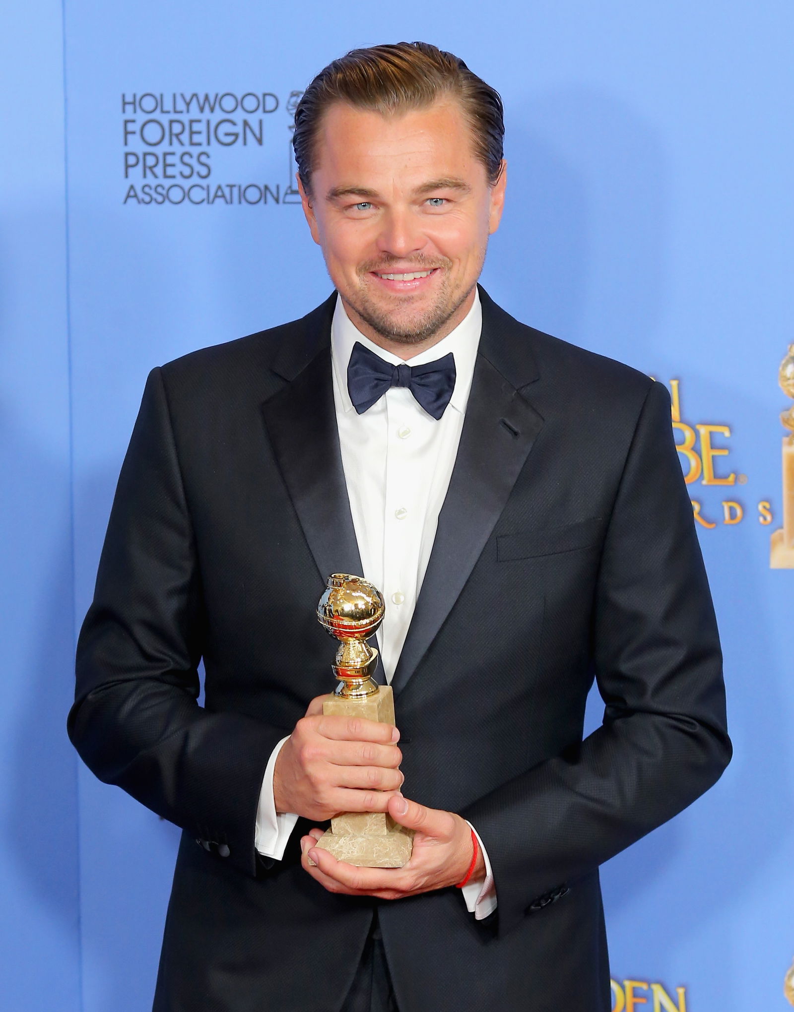 Leo getting an award