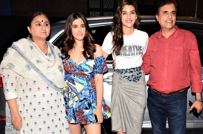 Kriti Sanon Family picture