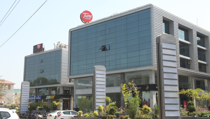 Largest Malls in Ahmadabad | 4D Square Mall