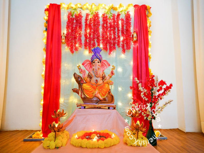 Use fresh flowers | GANESH PUJA DECORATION IDEAS