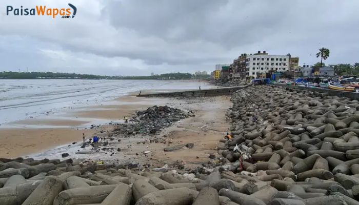 mumbai Versova Rock Beach