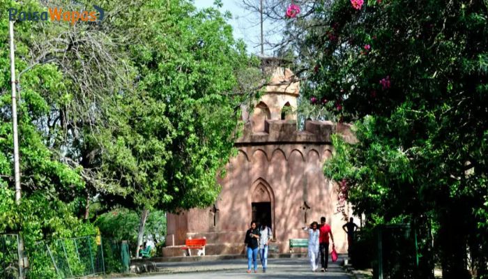 Ridge Road, North Campus