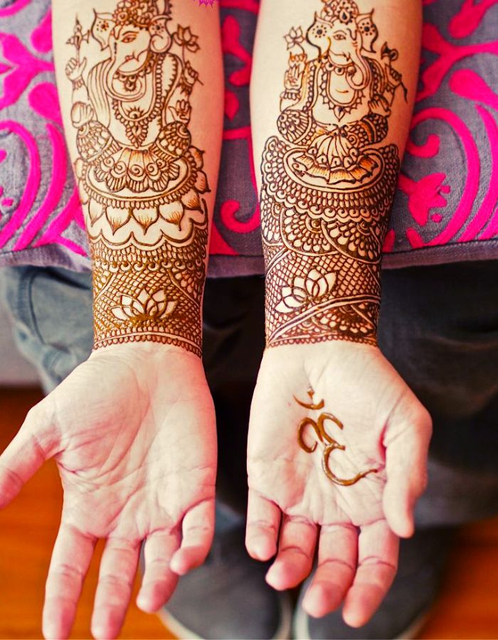 front hand simple mehndi design