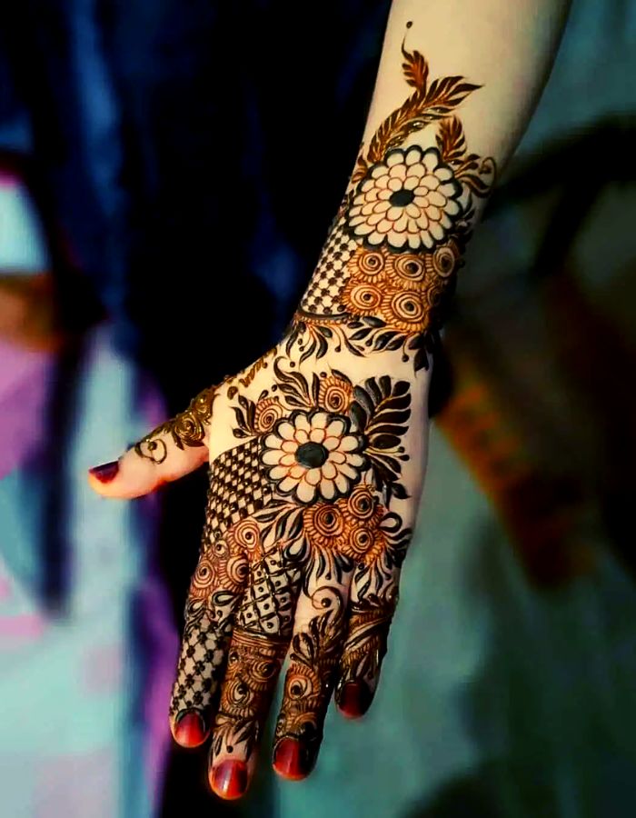 back hand mehendi designs