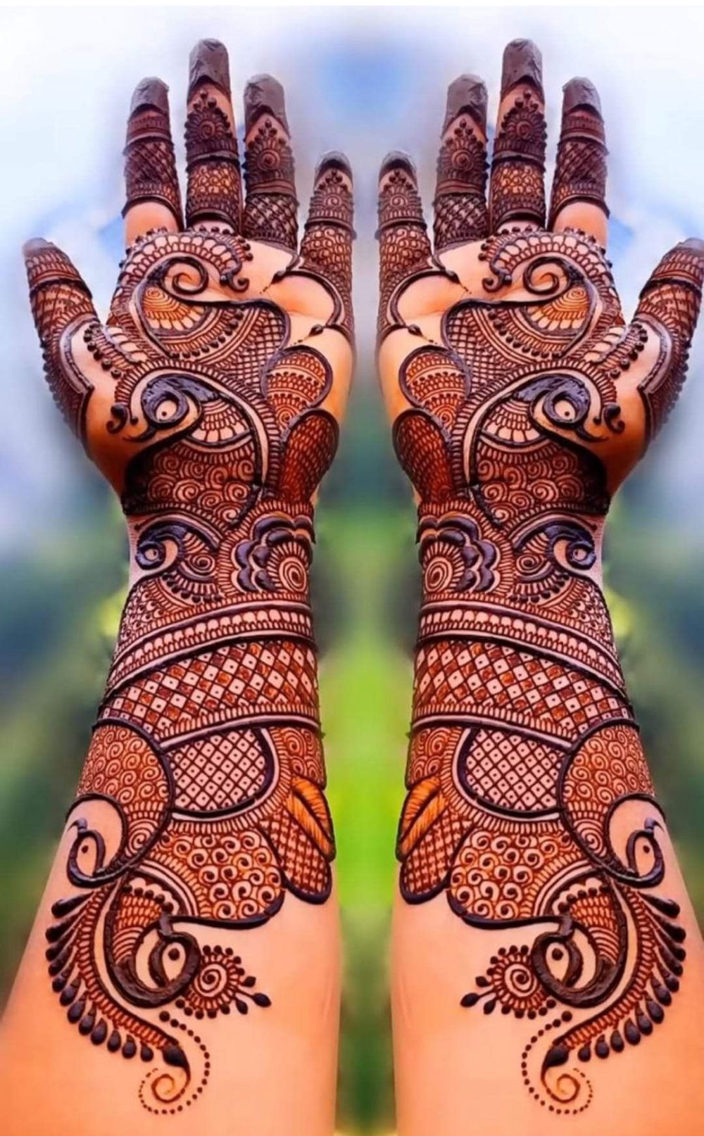 simple front hand mehndi design 