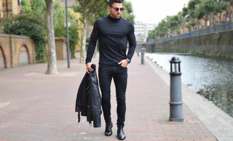 Street style in black jeans