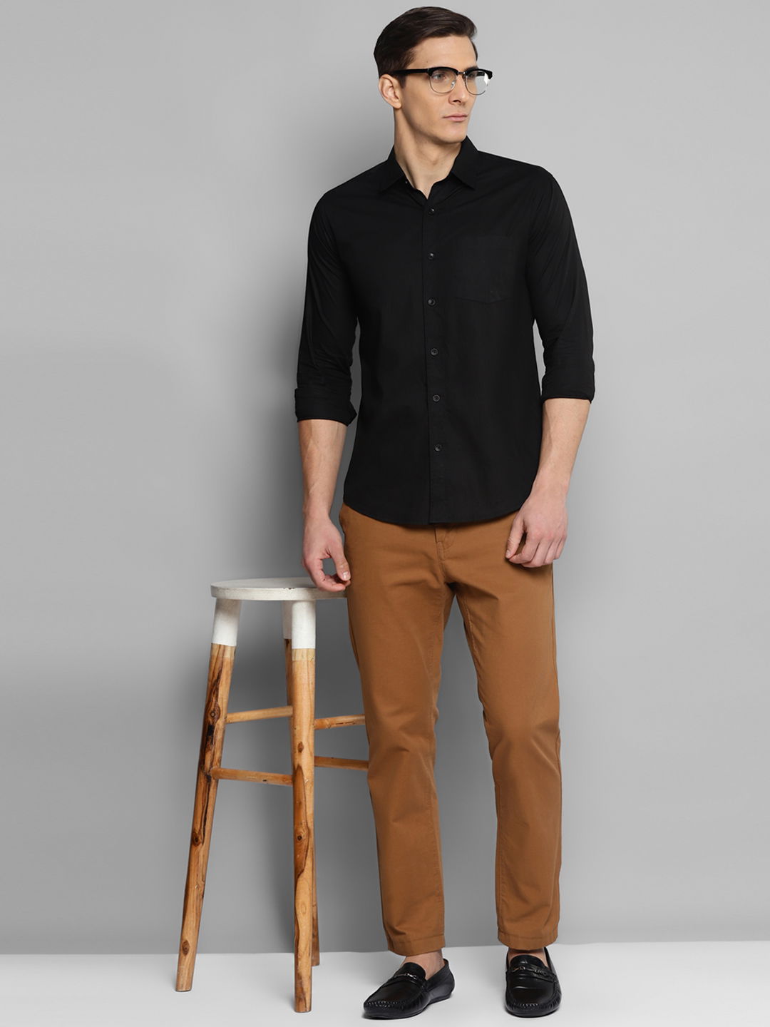 Black Shirt With Brown Pants | black shirt matching pant