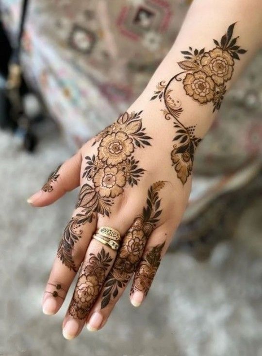 mehndi design simple