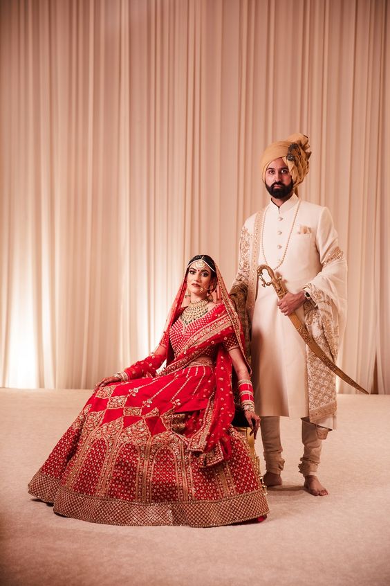 photo shooting poses for couple