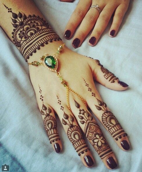 simple arabic mehndi design