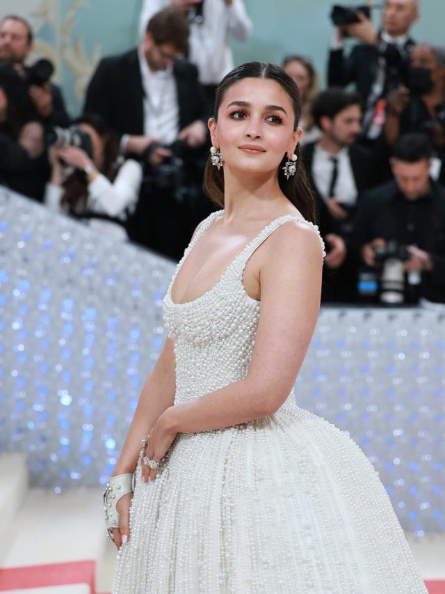 Alia Bhatt | bollywood heroine