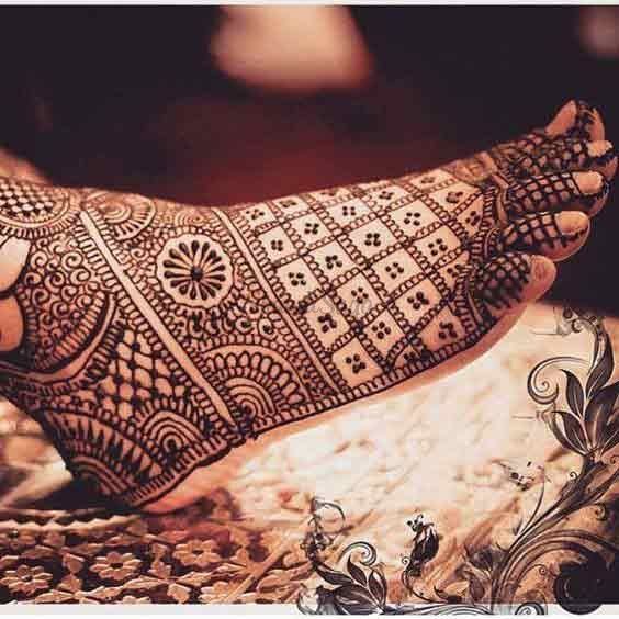 Mandala art leg mehndi design