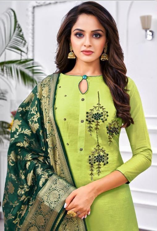 keyhole kurti neck design