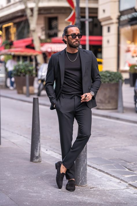 black tshirt with black blazer