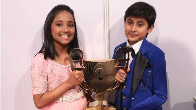 Season 6 Winners: Shreyan Bhattacharya and Anjali Gaikwad (2017)