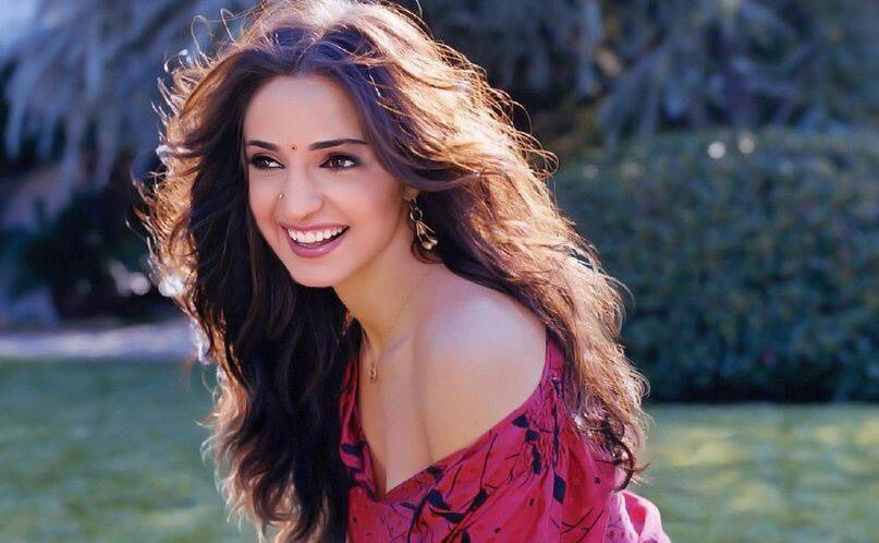 Sanaya_Irani